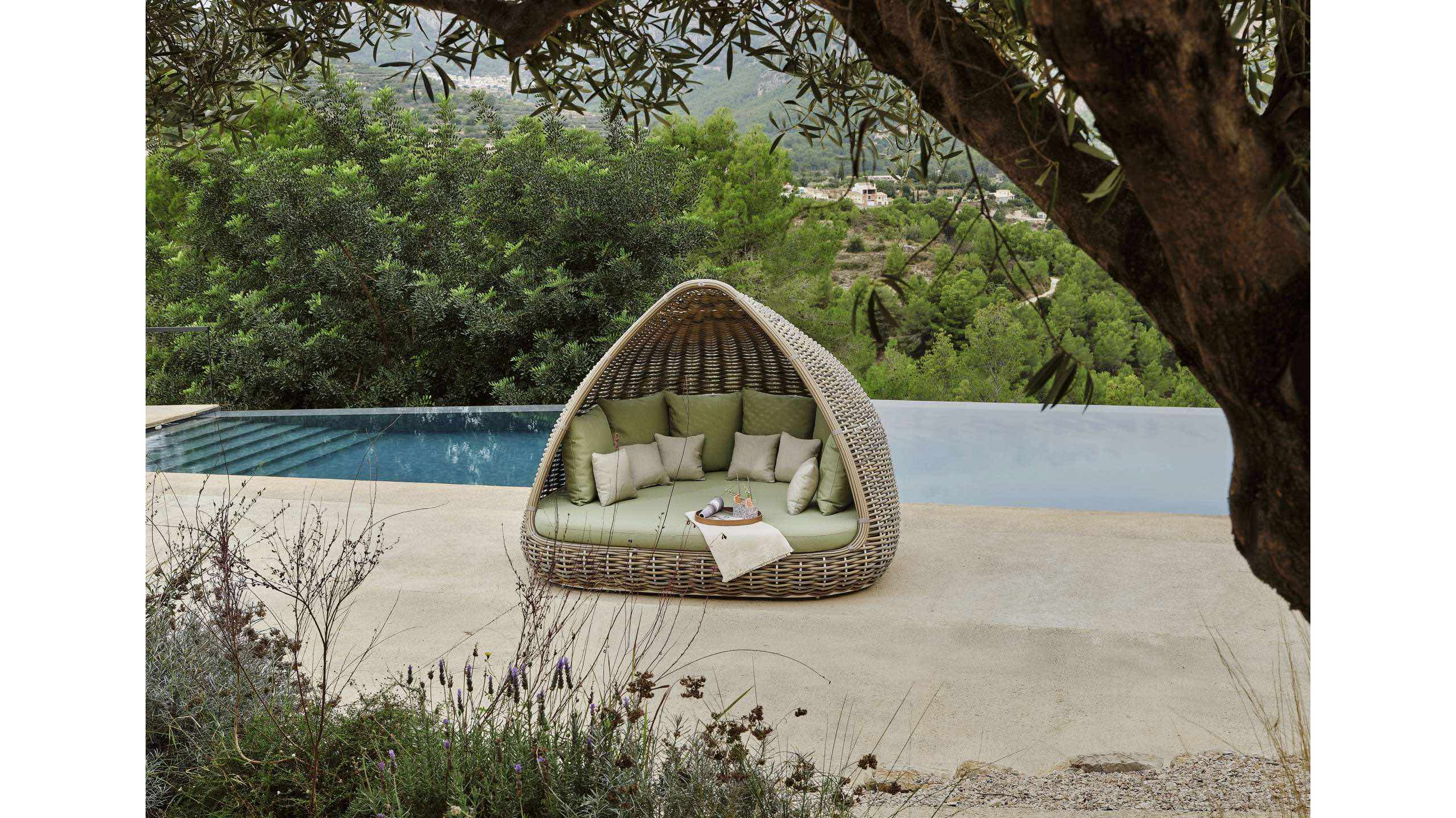 SHADE Daybed